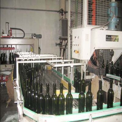 買う 機械を形作る 380V ガラスが付いている産業 150TPD ガラスびんの製造ライン オンライン製造